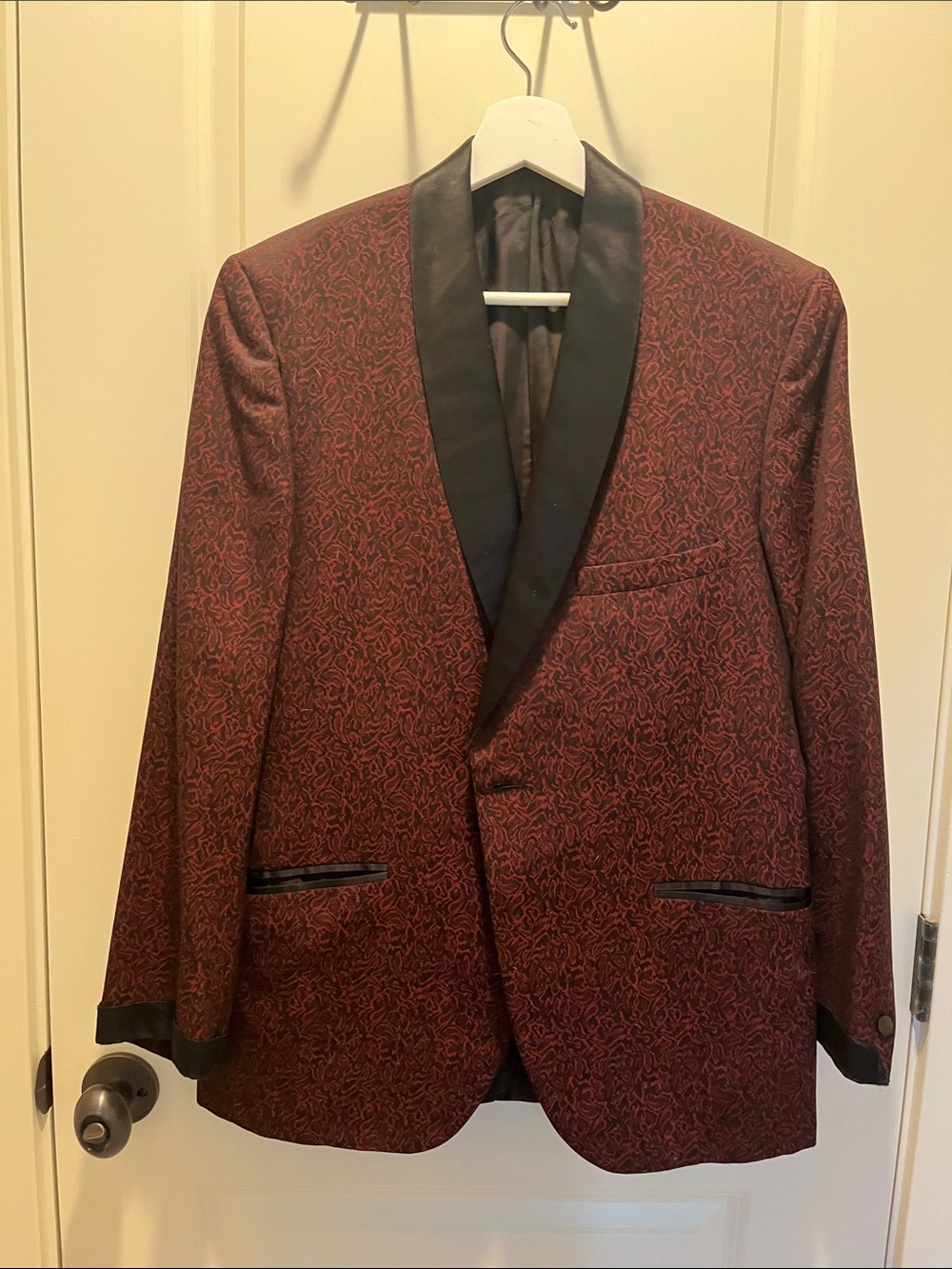 Vintage Burgundy Patterned Blazer with Black Shawl Lapel